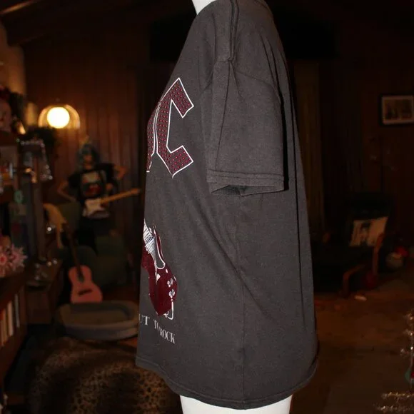 AC/DC T-Shirt Size L Red Metallic Studs Perfect! - Picture 6 of 8